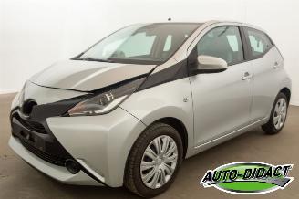 Auto incidentate Toyota Aygo 1.0 X-Play Airco Camera 2017/3