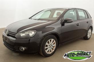 Schadeauto Volkswagen Golf 1.6 TDI 77kW Clima 2012/10