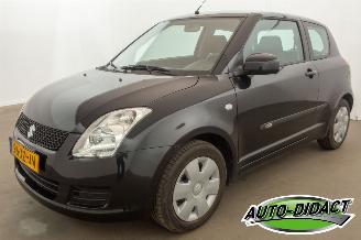 skadebil auto Suzuki Swift 1.3 Cool  Airco 2007/11