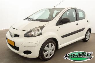 skadebil auto Toyota Aygo 1.0-12V - Airco - 5 deurs - Access 2011/3