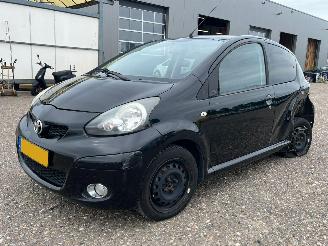 Vaurioauto  passenger cars Toyota Aygo 1.0 - Airco - 85.466 km - Centrale Vergrendeling 2011/11