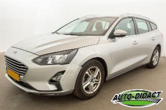 Coche accidentado Ford Focus Wagon - 1.0 EcoBoost Hybrid - Navi - Camera - Trend Edition Business 2021/10