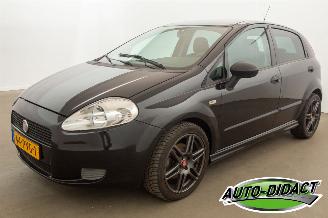 uszkodzony samochody osobowe Fiat Grande Punto 1.3 M-Jet Actual 110.372 km NAP Airco 2011/3