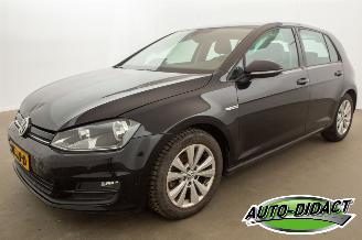 damaged passenger cars Volkswagen Golf 1.0 TSI Navi Clima Comfortline 2017/4