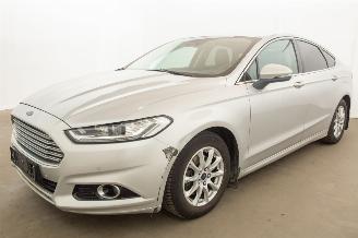 Damaged car Ford Mondeo 1.5 Clima Camera Titanium 2018/1