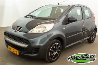 Schadeauto Peugeot 107 1.0-12V Airco Sublime 2010/3