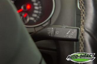 Volkswagen Golf 1.6 TDI Automaat Navi Clima picture 17