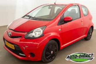 uszkodzony samochody osobowe Toyota Aygo 1.0 VVT-i Airco 79.200 km Comfort 2013/3