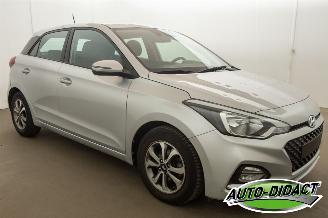 Hyundai I-20 1.2 Airco Navi Camera Hagelschade picture 2