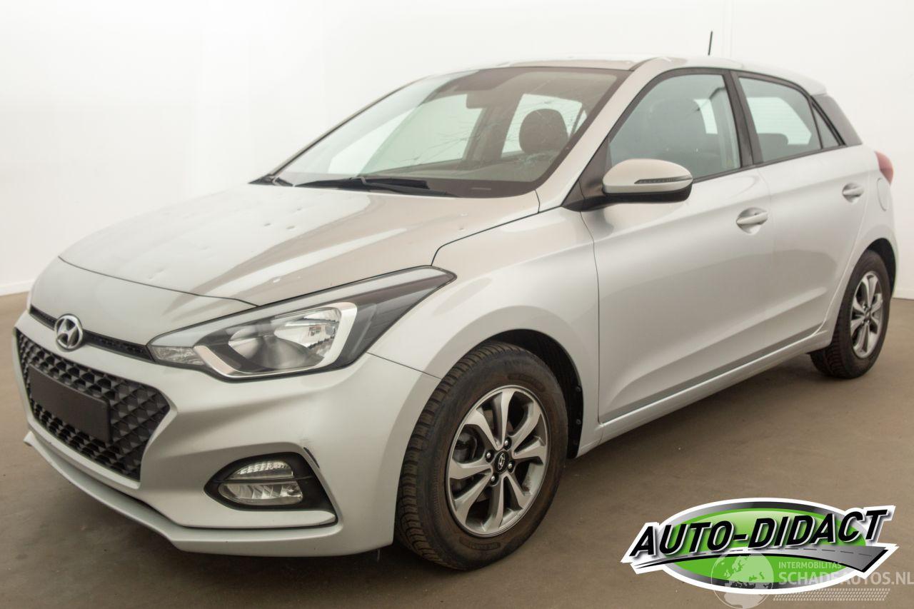 Hyundai I-20 1.2 Airco Navi Camera Hagelschade