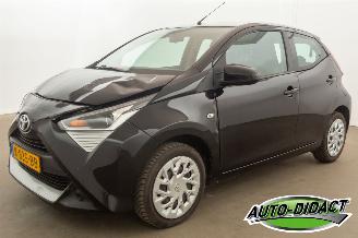 Voiture accidenté Toyota Aygo 1.0 VVT-i 69.877 km NAP Camera Clima X-Play 2020/11