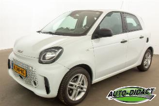 krockskadad bil auto Smart Forfour EQ 18 kWh Automaat Clima Essential 2021/3