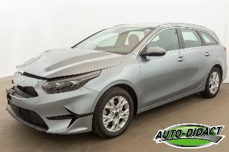 Unfallwagen Kia Ceed 1.0 T-GDi Navi Camera Clima DynamicLine 2023/11