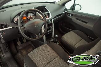 Peugeot 207 1.6 VTi Clima Navi Première picture 13