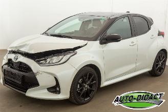 krockskadad bil auto Toyota Yaris 1.5 Hybrid Automaat 24.725 km Navi Camera Clima 2022/11