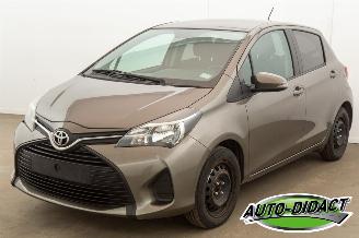 krockskadad bil auto Toyota Yaris 1.3 VVT-i Airco Camera Active 2016/12