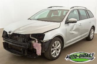 krockskadad bil auto Skoda Octavia 1.6 TDI Automaat Navi Clima Ambition 2018/8