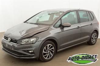 krockskadad bil auto Volkswagen Golf Sportsvan 1.5 TSI Navi Camera Clima 2019/2