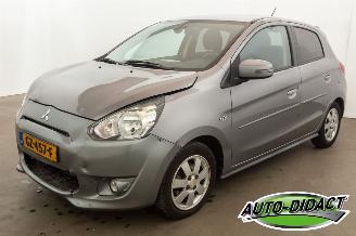 krockskadad bil auto Mitsubishi Space-star 1.0 Automaat 123.380 km NAP Navi Camera Clima Instyle 2015/9