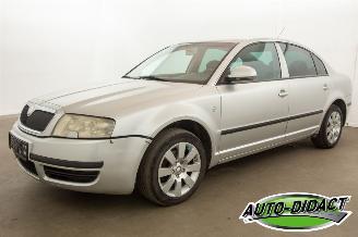 Coche accidentado Skoda Superb 1.9 TDI Clima 2007/2