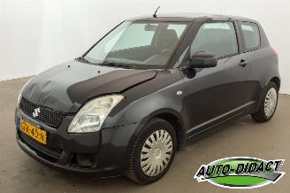 uszkodzony samochody osobowe Suzuki Swift 1.3 Airco Cool 2010/6