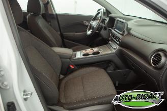 Hyundai Kona 64 kWh SOH 100% EV Comfort Camera Clima picture 21