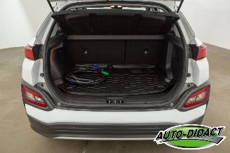 Hyundai Kona 64 kWh SOH 100% EV Comfort Camera Clima picture 35