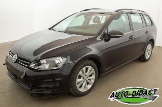 krockskadad bil auto Volkswagen Golf 1.6 TDI 81kW Navi Clima Trendline 2016/1
