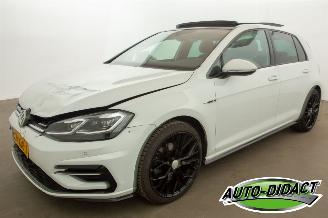 Vaurioauto  passenger cars Volkswagen Golf 1.5 TSI Automaat Pano Digi Dash Navi Clima Business R Highline 2019/2