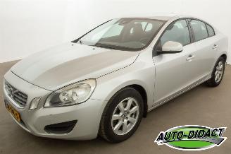 krockskadad bil auto Volvo S-60 1.6 T4 Automaat Navi Clima 2011/9