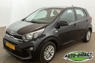 krockskadad bil auto Kia Picanto 1.0 DPi Airco Camera 70.066 km NAP DynamicLine 2023/4