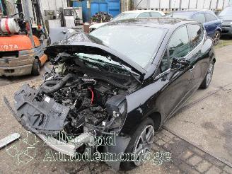 demontáž osobní automobily Renault Clio Clio IV (5R) Hatchback 5-drs 0.9 Energy TCE 90 12V (H4B-400(H4B-A4)) [=
66kW]  (11-2012/08-2021) 2014