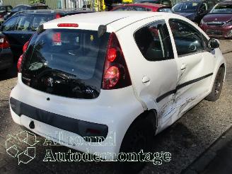 Peugeot 107 107 Hatchback 1.0 12V (384F(1KR)) [50kW]  (06-2005/05-2014) picture 3