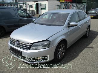 Coche siniestrado Volkswagen Passat Passat (3G2) Sedan 2.0 TDI 16V 150 (CRLB) [110kW]  (11-2014/03-2024) 2013