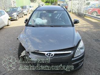Hyundai I-30 i30 Crosswagon (WWH) Combi 1.6 CVVT 16V (G4FC-G) [93kW]  (02-2008/06-2=
012) picture 5