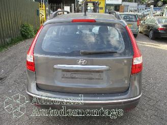 Hyundai I-30 i30 Crosswagon (WWH) Combi 1.6 CVVT 16V (G4FC-G) [93kW]  (02-2008/06-2=
012) picture 6