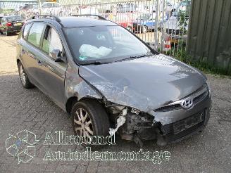 Hyundai I-30 i30 Crosswagon (WWH) Combi 1.6 CVVT 16V (G4FC-G) [93kW]  (02-2008/06-2=
012) picture 2