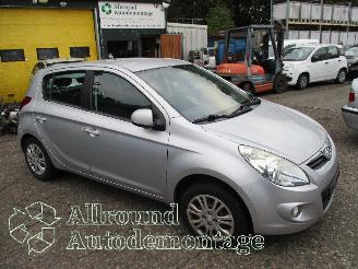 Hyundai I-20 i20 Hatchback 1.2i 16V (G4LA) [57kW]  (09-2008/12-2012) picture 7