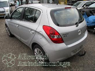 Hyundai I-20 i20 Hatchback 1.2i 16V (G4LA) [57kW]  (09-2008/12-2012) picture 4