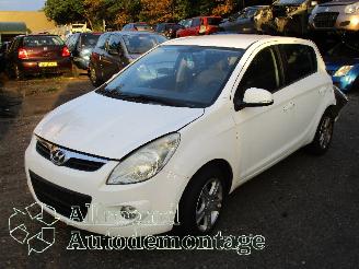 rozbiórka samochody osobowe Hyundai I-20 i20 Hatchback 1.2i 16V (G4LA) [57kW]  (09-2008/12-2012) 2011