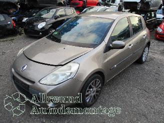 Uttjänta bilar auto Renault Clio Clio III (BR/CR) Hatchback 1.2 16V TCe 100 (D4F-784(D4F-H7)) [74kW]  (=
05-2007/12-2014) 2010/4