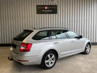 Skoda Octavia Combi Ambition Navigation picture 3