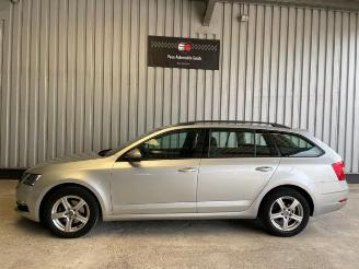 Skoda Octavia Combi Ambition Navigation picture 2