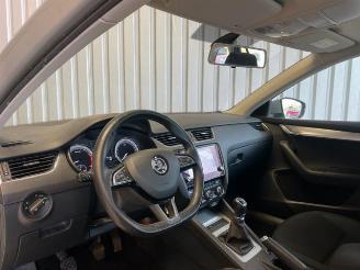 Skoda Octavia Combi Ambition Navigation picture 6