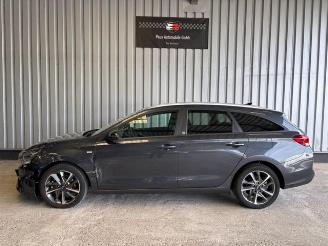 Hyundai I-30 cw Edition 30+ Panorama / R-Kamera / Navi picture 3