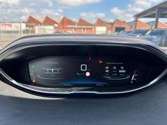 Peugeot 5008 Allure 7-Sitzer / R-Kamera / Navi picture 17