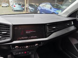 Audi A1 Sportback 30 TFSI S-line / Autom picture 18
