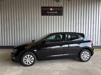 Damaged car Volkswagen Polo VI Comfortline Carplay / SHZ 2017/12