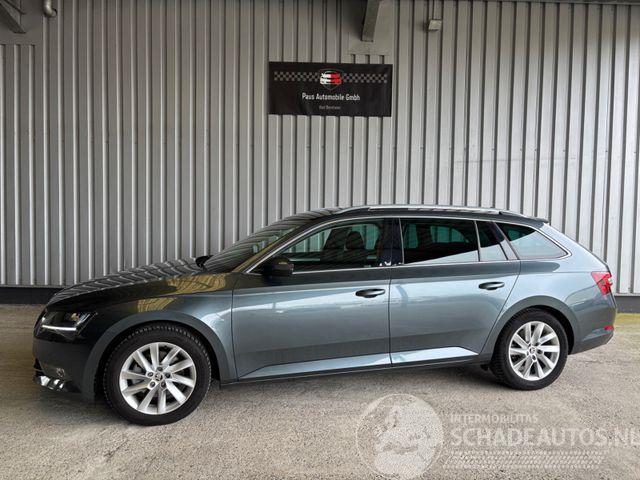 Skoda Superb Combi Ambition DSG / Panorama