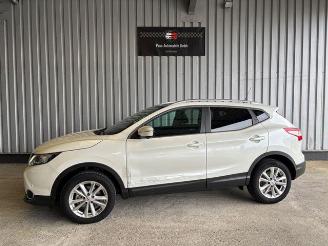 Vaurioauto  passenger cars Nissan Qashqai Tekna Panorama / Kamera 2015/5